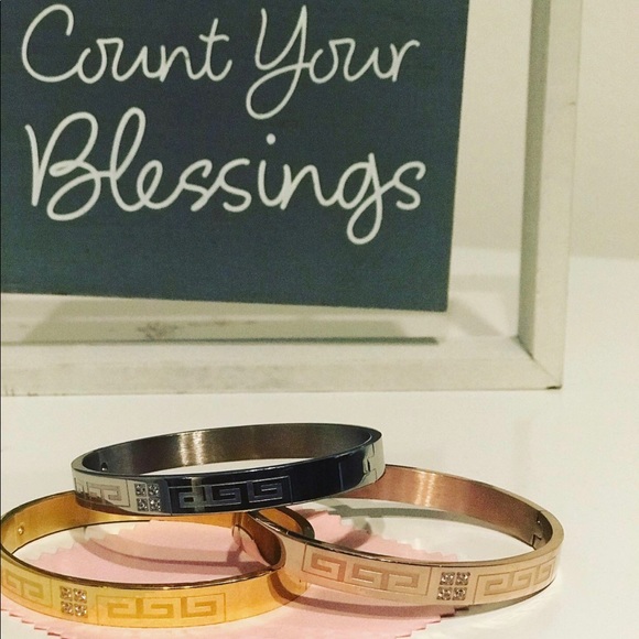 Bangle bracelets - Picture 1 of 1